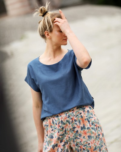 Niebieska bluzka z lnem