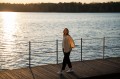granatowe dżinsy wiosnę i lato
